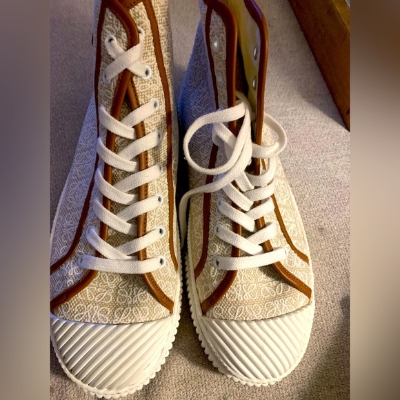 NEW LOEWE HIGH TOP SNEAKERS SIZE 42 - Picture 1 of 7